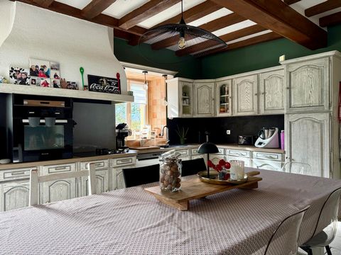 AUTHENTIQUE LONGÈRE À COURCELLES-EN-FORÊT (72270)