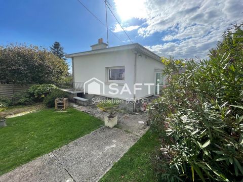 Maison traditionnelle, bon état, beau potentiel.