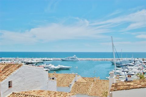 Luxurious south facing penthouse Puerto Banus. This beautiful penthouse has been totally renovated and it boasts magnificent sea and port views. The main features include air conditioning hot/ cold, porcelain floors, fully fitted kitchen, fireplace, ...