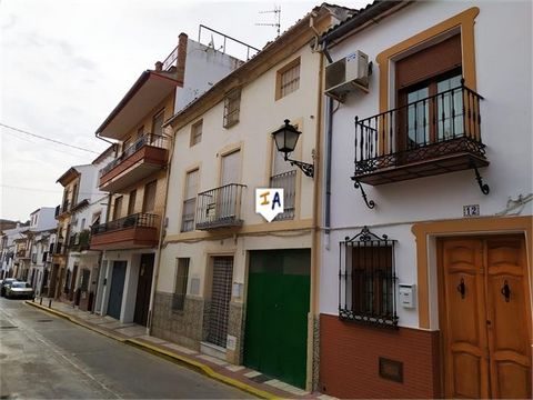 Large and central townhouse with 5 bedrooms, 1 bathroom and a toilet located in Cuevas Bajas, in the Malaga province of Andalucia, Spain. This property of 320m2 build on a plot of 196 square metres was used by the previous owners for multiple purpose...