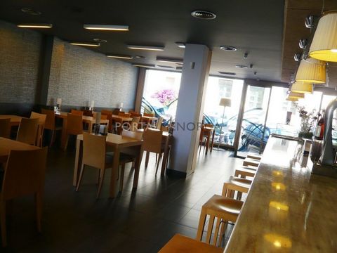 Bright and new local licensed restaurant, fitted for 35 guests. Fully equipped, newly built and in perfect condition #ref:M3084