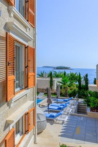 Brand new luxury Villa is located 50 m from the crystal clear sea, in a small coastal town near Rogoznica. Krka National Park and the UNESCO heritage cities of Trogir and Šibenik are also very close, ideal for day trips! The villa has a living area o...
