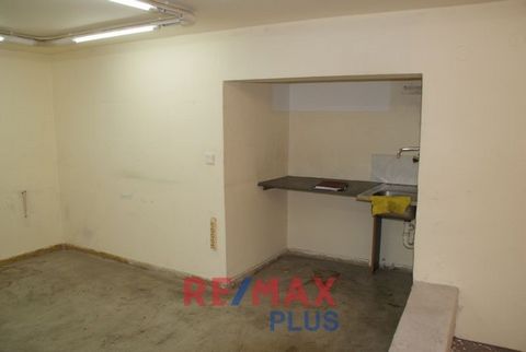 Kallithea, Commercial Property For Sale 35 sq.m., Loft: 35 sq.m., Floor: Ground floor, 1 WC, Features: On Frontage, Price: 100.000€. REMAX PLUS, Tel: ... , email: ...