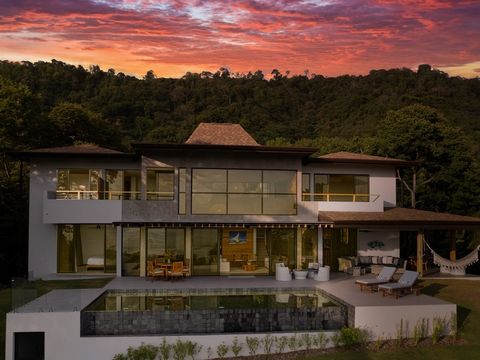 Welcome to Villa Kańik - an extraordinary 5-bedroom, 4.5-bathroom luxury home located in the perfect spot just above the surf at Dominicalito Bay. Enjoy the sounds of the waves crashing, and the peacefulness of the jungle, as this home is situated on...