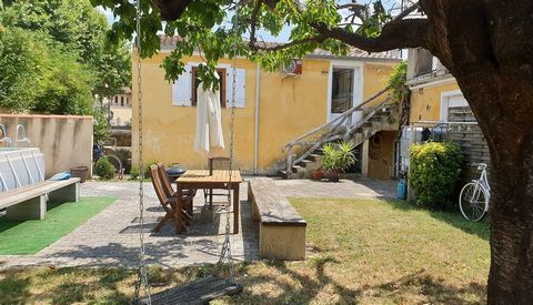 Nice small town of the Orb valley with all shops, cafes, restaurants, supermarkets, primary and secondary schools, 30 minutes from Beziers, 10 minutes from the Salagou lake, 25 minutes from the motorway, and 40 minutes from the coast. Town house to r...