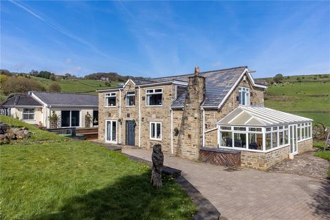 Park House Farm is a five-bedroom detached family home situated in picturesque countryside with far-reaching views. Surrounded by gardens and outdoor entertaing areas along with a leisure suite, including a swimming pool and gym. The house also has s...