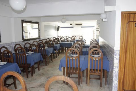 Restaurant located in the main square. Located between the Tagus River and the National River, Alhandra is the most potential locality in the county. In the center of commerce, next to the municipal market, the crossing area of the population. Establ...