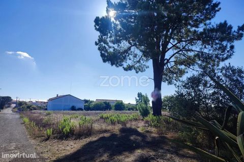 Property ID: ZMPT552146 Property description: Land for construction with 4227 m2 in Cumeira de Baixo, Juncal 8 minutes from Porto de Mós and Alcobaça - land occupancy index at 30% - maximum land use index of 0.6% - maximum of 2 floors Location and su...