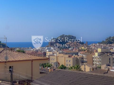 Discover this charming house in the picturesque village of Tossa de Mar With approximately 205 m2 of construction and a generous plot of about 302 m2 this home is in excellent condition and ready for you to move in Upon entering you will be welcomed ...