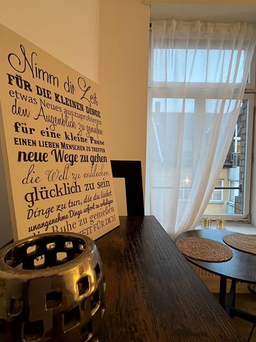 Exclusive, cozy apartment in the middle of Koblenz's old town, just a few meters from the Moselle promenade and the Deutsches Eck Parking can be booked (extra charge) Special rate at the gym The apartment on the 3rd floor impresses with its cosiness ...