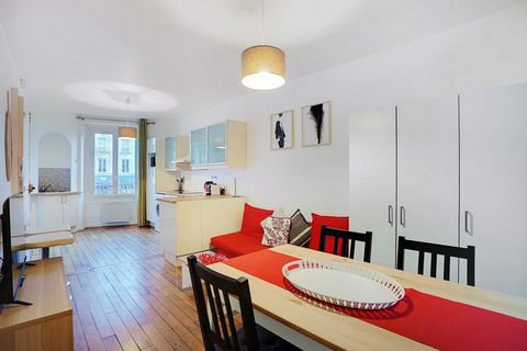 Appartement de charme : Cuisine ouverte, salon confortable et confort moderne