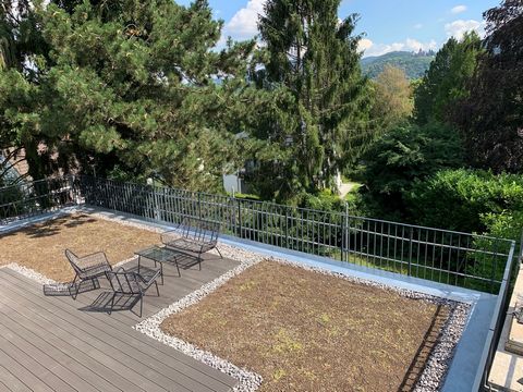 The Apartment is ideal for a family up to 2 children. Highlight is the newly designed roof terrace with 80 sqm and a breathtaking view over the Siebengebirge and Bad Godesberg. Object description: In this generous 3 room apartment, individuals, coupl...