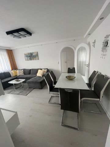 Voll eingerichtete Wohnung modern mit zwei Schlafzimmer zwei Balkone und Tiefgarage