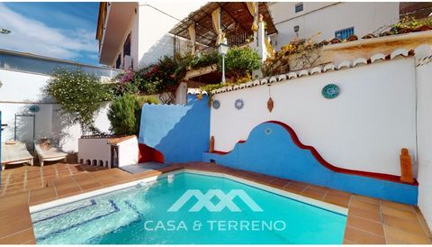 Charming Village House near Comares, Andalusia - Perfect for Rental or B&B! Welcome to this enchanting village house, nestled near Comares in Andalusia. This spacious property is perfect for rental purposes or as a cozy Bed & Breakfast, boasting exce...