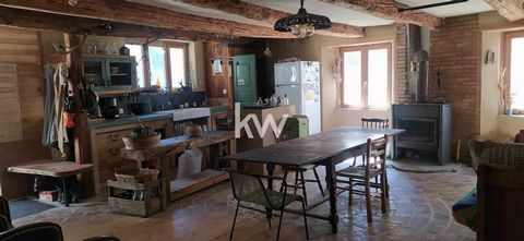 SAINT PONS, located 5 minutes from SEYNE-LES-ALPES and the ski resorts, high hamlet house of 2 floors on the ground floor partially renovated. A 1st dwelling completely renovated and located on the ground floor offers 85m² of living space and consist...