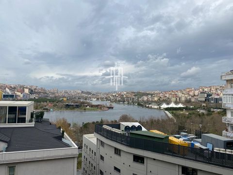 Les appartements à vendre à Beyoğlu sont situés du côté européen d’Istanbul. Grâce à son emplacement, le quartier de Beyoğlu est connu comme le cœur d’Istanbul. Les appartements de luxe à Beyoğlu sont situés en plein centre de la ville, à l’intersect...