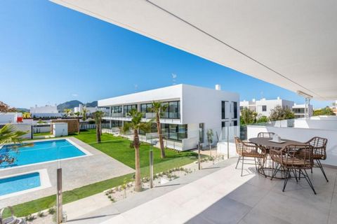 Modern penthouses near Los Belones, Mar Menor, designed with open spaces and large windows, kitchen with island, 1 master bedroom with dressing room, 1 or 2 guest bedrooms and two bathrooms.The apartments on the first floor all have a large roof terr...