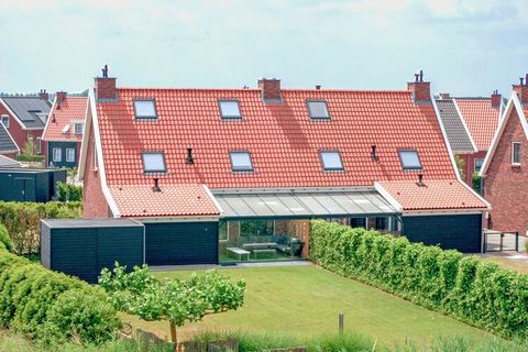 This holiday home with bubble bath and sauna is located on the edge of the Zeeuwse Colijnsplaat and the Oosterschelde National Park. Here you will find peace, space and luxury in a historic setting. The stylish holiday home has a beautiful bright liv...