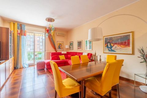 PUGLIA - BARI - SAN PASQUALE ALTA - VIA TRIDENTE In Bari, in the San Pasquale Alta area, we offer for sale a comfortable apartment located on the second floor in an elegant building with a communal garden with tennis courts and the possibility of ass...