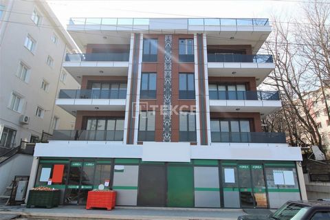 Sea-Front Apartments in a Central Location in Çınarcık Yalova The sea-view apartments are located in the Çınarcık district of Yalova. Çınarcık is a popular holiday destination. It offers a long coastline, a short distance from İstanbul, and easy acce...
