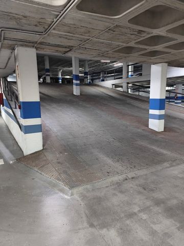 Magnificent opportunity. PARKING SPACE FOR SALE in the Martinez Astein area. With two accesses, both pedestrian and by car (from the avenue itself and from Córdoba street) It accommodates a car and a motorbike. Ideal both for those who live or work i...