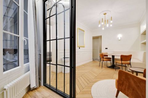 Superbe appartement pour 2 personnes idéalement situé dans le quartier chic de l'Odéon sur la Rive Gauche de Paris.