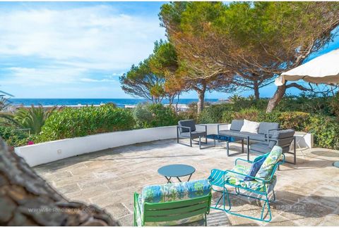 Situated on a spacious plot, this villa offers a swimming pool and spectacular sea views, providing a space where you can enjoy the serenity of Menorca and spend pleasant days. The property, on one floor, consists of two homes: one of modern construc...