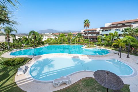 Located in Benahavís. Available as from September 2024 - Spacious property in the famous HOYO 19 urbanization, Los Flamingos. This property enjoys a terrace of about 40m2 where you can enjoy the good temperature of the Costa del Sol. It consists of 2...