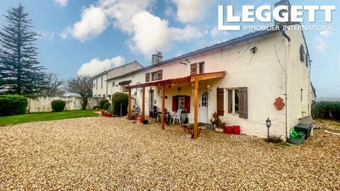 A27013VGR24 - Traditional semi-detached farmhouse with adjoining converted barn, 6 bedrooms and 4 bathrooms. Ideally situated in a quiet hamlet but close to a historic village. Also close to a beautiful swimming lake with beach. An excellent restaura...