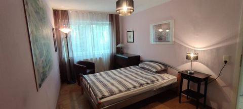 Welcome to your new dream flat! This spacious and fully furnished 3-room flat at Deutschordenstrasse 18, Cologne, offers you the perfect place to relax and unwind. Features of the flat: Location: Deutschordenstrasse 18, Cologne Rooms: 3 rooms Area: 9...