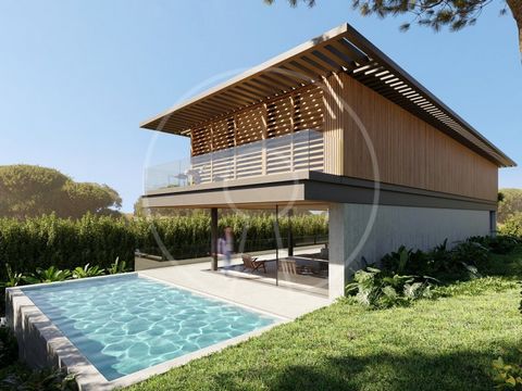 La villa contemporaine de luxe de 4 chambres, qui est en construction, a des finitions de très haut niveau et comprend: Au rez-de-chaussée, un fantastique concept d'espace ouvert et une salle de bains invités, qui donne accès au jardin et à la piscin...