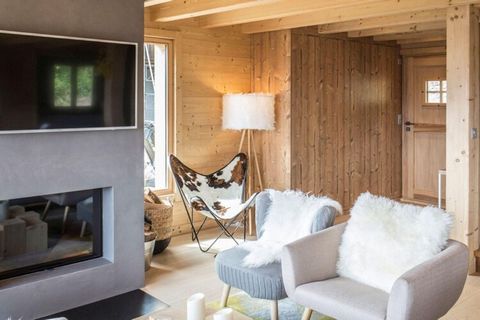 Chalet Touti - Luxe & Nouvelle Construction Découvrez cet appartement authentique à Veysonnaz, en Suisse, parfait pour les familles, pouvant accueillir jusqu'à 10 personnes. SAUNA – JARDIN – CHEMINÉE – PARKING – NESPRESSO VOTRE LOGEMENT Superbe chale...