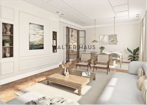 Este exclusivo piso en venta en el barrio de Ibiza, Madrid, cuenta con una superficie de 126 metros cuadrados, distribuidos en tres luminosas habitaciones y tres baños. Su orientación sur garantiza una excelente entrada de luz natural, creando un amb...