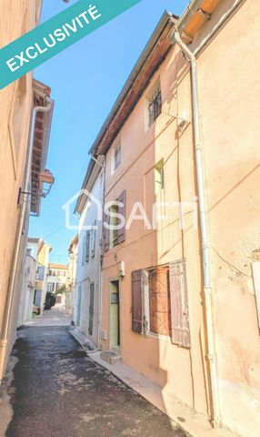 Jérôme SOYER - Olivia LECOURT proposent : Châteaurenard (13160), cette maison de village bénéficie d'un environnement typiquement provençal, avec ses ruelles pittoresques et son ambiance authentique. Proche des commerces locaux, des écoles et des tra...