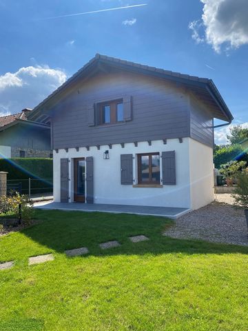 Nichée dans un quartier d'exception à proximité immédiate du magnifique lac Léman, cette charmante ancienne cabane de pêcheur, entièrement rénovée en 2023, vous invite à des escapades en week-end, des vacances relaxantes ou même à en faire votre rési...