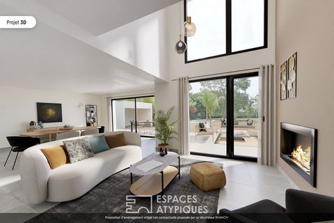 Nous sommes ravis de vous présenter cette superbe villa entièrement rénovée avec goût et bénéficiant d'une transformation intégrale très actuelle et de grande qualité sous la supervision d'un architecte inspiré. Située dans un environnement calme pro...