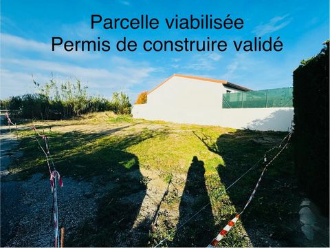 Opportunité incroyable sur cette commune, dans un secteur prisé et recherché, terrain constructible, aux portes de Perpignan dans une ville où il fait bon vivre et en plein développement, à quelques minutes des plages de la Méditerranée ( en voiture ...