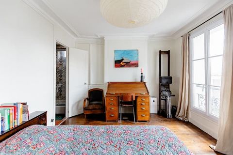 Appartement ensoleillé, calme et cosy. On s'y sent tout de suite bien ! Au cinquième étage, orienté plein sud et sans vis à vis, sur un jardin paisible avec des moutons. Salon avec bibliothèque et chaine hi-fi, cuisine entièrement équipée, chambre au...