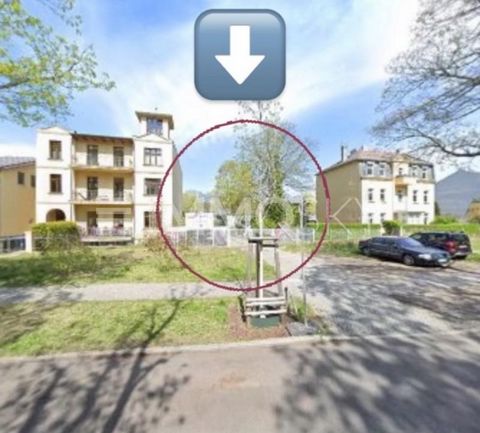 Vous êtes à la recherche de l’investissement idéal ? En tant que développeur pour votre dernier projet ? Ou en famille pour votre maison de ville avec jardin au design chic ? Ce beau terrain dans un emplacement privilégié dans le quartier populaire d...