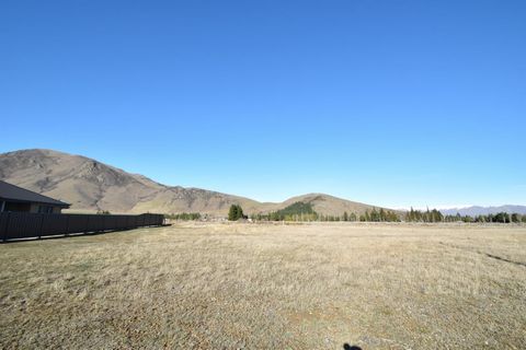 Sind Sie auf der Suche nach Ihrem Traumgrundstück, das unendliche Möglichkeiten bietet? Willkommen bei 6 Cirrus! Es handelt sich um einen großzügigen, 728 m² großen Abschnitt in einer ruhigen Straße, der darauf wartet, dass jemand sein Traumhaus baut...