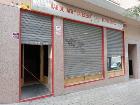 ¡GRAN OPORTUNIDAD! LOCAL COMERCIAL EQUIPADO COMO BAR-RESTAURANTE EN ALTOZANO Se vende local comercial listo para comenzar actividad, ubicado en una excelente zona de Altozano, junto al Mercadona. Características principales: Superficie: Totalmente eq...