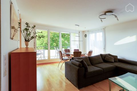 Die 4-Zimmer Maisonette-Wohnung befindet sich in einem Mehrfamilienhaus im 1. und 2. Obergeschoss. Der nach Westen ausgerichteten Balkon gewährt einen freien, tollen Ausblick. Zur Wohnung mit 97 qm Wohnfläche gehört ein Abstellraum im Keller von 10 q...