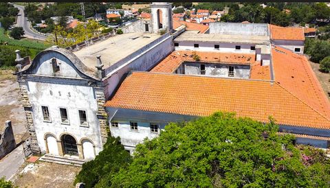 Convento histórico a la entrada de Setúbal: una joya del patrimonio de la ciudad Descripción general de la propiedad: Superficie total del terreno: 45.080 m² Superficie del Convento: 12.600 m² Superficie de implantación: 5.110 m² Superficie bruta con...