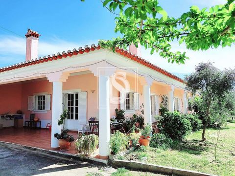 Bienvenido a su escapada de ensueño en Fortios, Portalegre. Insertada en una granja encontramos esta magnífica VILLA ENCANTADORA, que le ofrece la oportunidad única de poseer un pedazo de paraíso en el corazón del Alentejo. Situado a 5 minutos del ce...