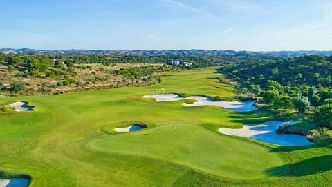 Situés dans des endroits très recherchés autour du parcours de golf Jack Nicklaus North, il y a plusieurs parcelles de villas uniques, allant d’environ 2000m2 à plus de 7000m2. Chaque emplacement a été soigneusement choisi pour offrir non seulement d...