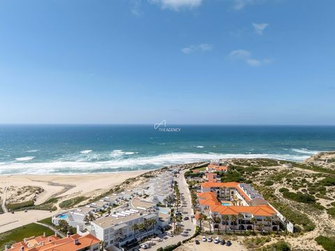 Dies ist eine atemberaubende Villa mit 4 Schlafzimmern in der wunderschönen Urbanisation Praia del Rey, zwischen Peniche und Foz do Arelho. Das Anwesen bietet einen atemberaubenden Blick auf das Meer und schafft eine friedliche und ruhige Umgebung, d...