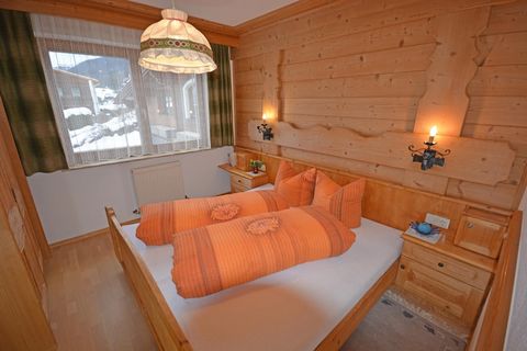 Este apartamento de vacaciones está situado a 900 m sobre el nivel del mar, a la entrada de Pitztal, en el distrito de Arzl-Wald, en una colina soleada y tranquila con una maravillosa vista panorámica de las montañas circundantes. El apartamento es p...