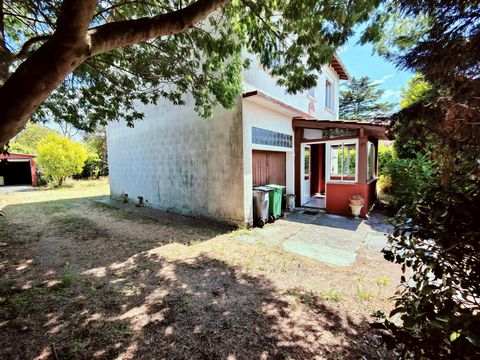 T5 au calme, sans vis à vis, 2 garages. Commodités