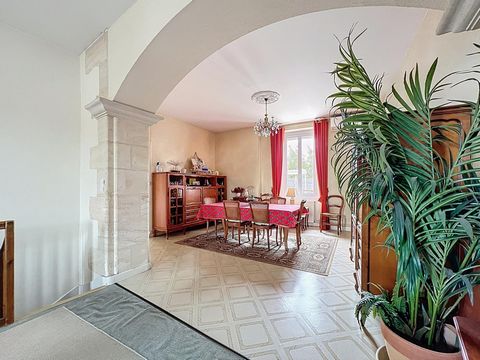 Maison de ville avec T2 indépendant – Centre de Blaye