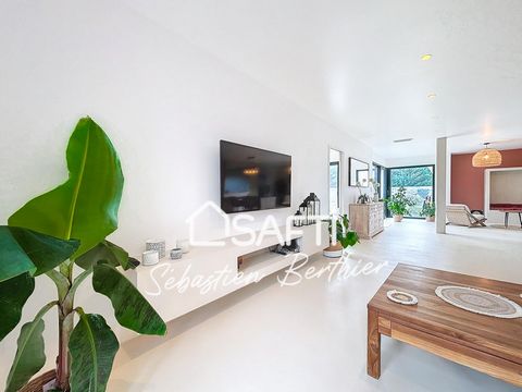 Villa design avec piscine et volumes généreux